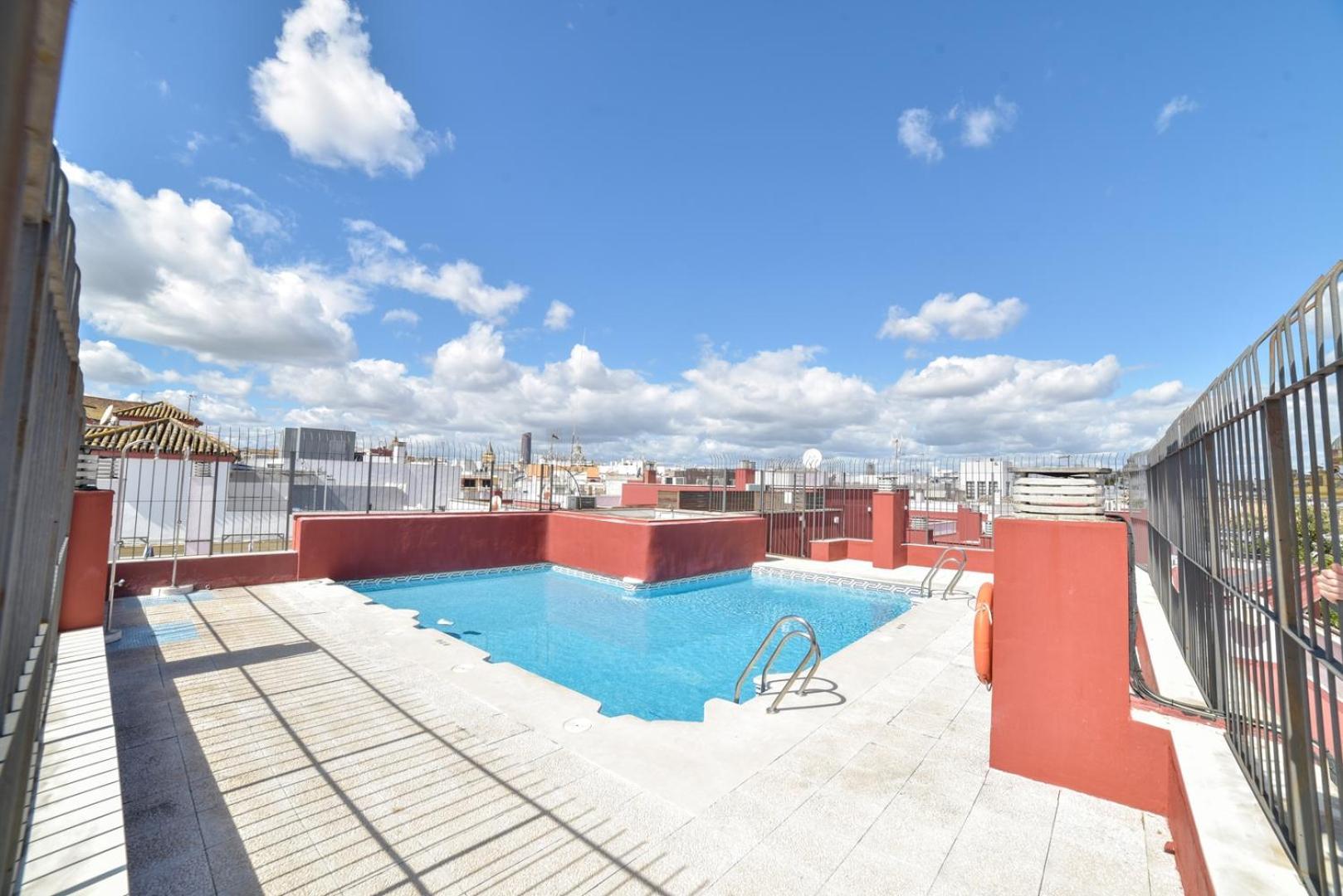 New! Contemporary With Pool And Parking Included *